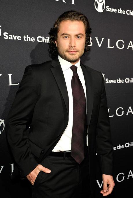 BVLGARI Kevin J Ryan Stars uscire in Black & Midnight Blue per BVLGARI Pre Oscar Evento