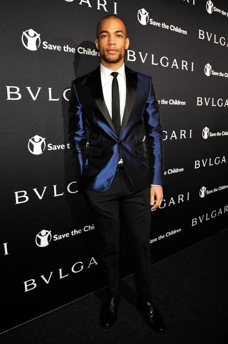 BVLGARI Kendrick Sampson Stars uscire in Black & Midnight Blue per BVLGARI Pre Oscar Evento