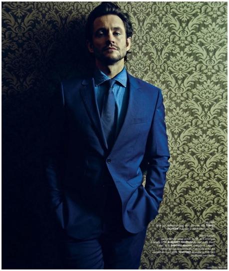 Hugh Dancy Essential Homme febbraio marzo 2015 Foto Copertina Spara 003 800x943 Hugh Dancy Covers Essential Homme Febbraio / Marzo 2015 Issue, Talks paternità