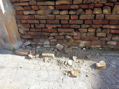 Palazzo Arzaghi si sbriciola