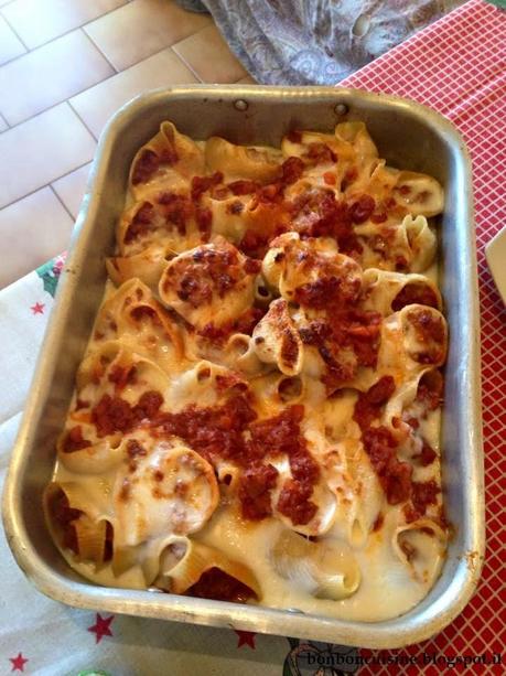 Lumaconi con salsiccia e scamorza