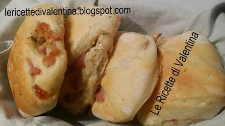 Panini rustici...con pancetta e formaggio