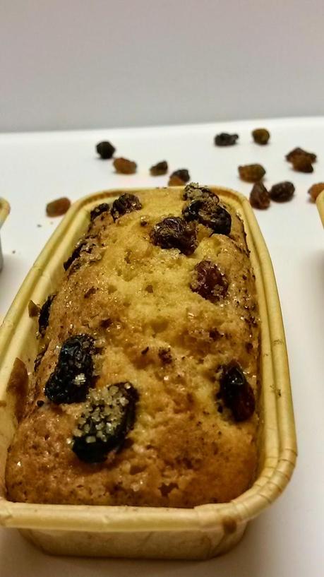 MINI PLUMCAKE CON UVETTA, CANNELLA E ZUCCHERO DI CANNA