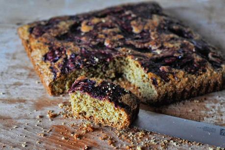 Torta di fiocchi d'avena e confettura di cranberries