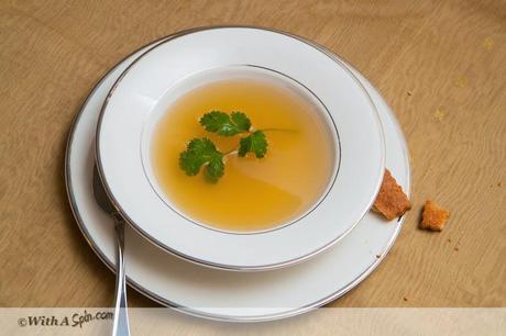 Un brodo con ingredienti particolari  per combattere stanchezza e apatia