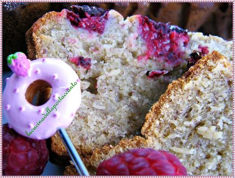 Banana bread  al farro, con lamponi freschi / Banana bread with spelled, with fresh raspberries