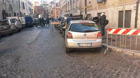 Scandalo, scempio e pericolo al Ghetto. Ecco che fine hanno fatto i divieti anti terrorismo nella strombazzata area chiusa e vigilata. Ma allora c'è un rischio attentati o no?