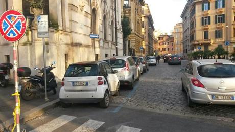 Scandalo, scempio e pericolo al Ghetto. Ecco che fine hanno fatto i divieti anti terrorismo nella strombazzata area chiusa e vigilata. Ma allora c'è un rischio attentati o no?