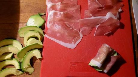 Spicchi croccanti di avocado e speck