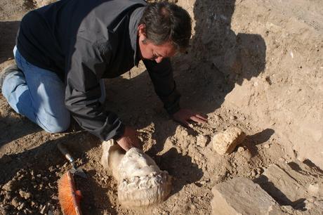 Spagna: trovato un busto marmoreo di Adriano