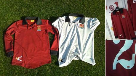 Livorno, la maglia del centenario come quella usata nel 1915 Livorno, la maglia del centenario come quella usata nel 1915