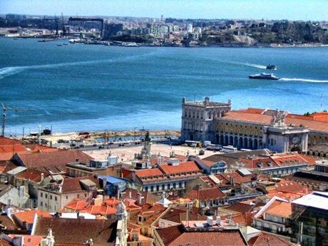 Lisbona, itinerario a filo d'acqua nella capitale portoghese