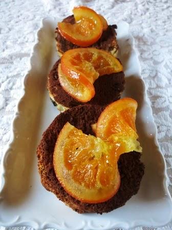 Medaglioni di panettone, arancia candita e cioccolato