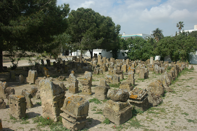 Archeologia. I Tofet: gli antichi cimiteri per bambini.
