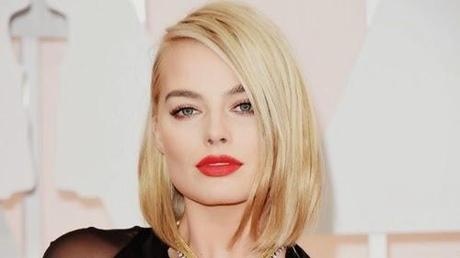 margot-robbie-oscars-2015-red-carpet-gi