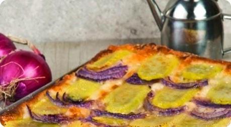 Pizza con patate e cipolle viola di Tropea