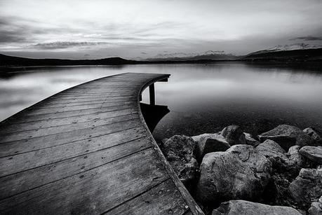 lago_7aa94ed22cf1bf07c47074461ec35d4e_lago-pontile-nikon-viverone-d800-bianco-e-nero