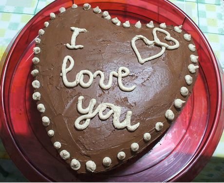 Torta a cuore alla crema nocciola e ganache cioccolato di Giallo Zafferano