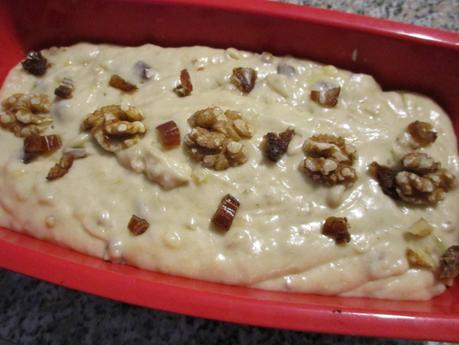 Banana, date & walnut bread (Torta di banane, datteri e noci)