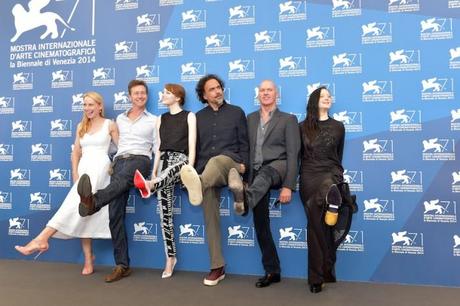 Alejandro Gonzalez Inarritu con Michael Keaton, Emma Stone, Edward Norton, Andrea Riseborough a Venezia 2014 per Birdman. Foto BiennaleCinema