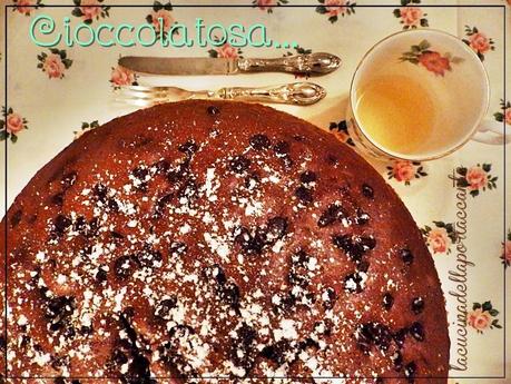 Torta al cioccolato, senza lattosio e cotta nel fornetto sul fornello / Chocolate cake, lactose and cooked in the oven on the stove