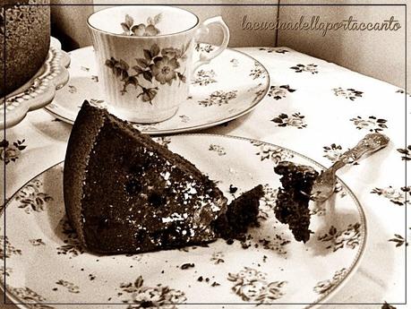 Torta al cioccolato, senza lattosio e cotta nel fornetto sul fornello / Chocolate cake, lactose and cooked in the oven on the stove