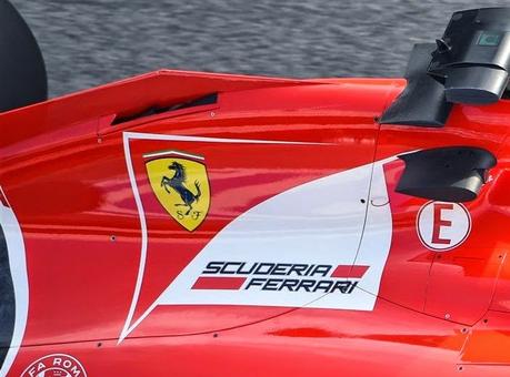 Test Barcellona: La Ferrari apre il cofano!