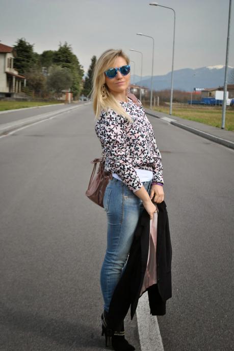 outfit casual invernali outfit jeans e tacchi outfit jeans e felpa come abbinare la felpa abbinamenti felpa come abbinare jeans e tacchi abbinamenti jeans e tacchi outfit febbraio 2015 mariafelicia magno colorblock by felym mariafelicia magno fashion blogger blog di moda italiani blogger italiane di moda ragazze bionde blogger italiane jeans and heels sweatshirt and jeans how to wear jeans and heels winter outfits fashion bloggers italy italian fashion bloggers girls blonde girls skinny jeans stivali buffalo buffalo boots majique london earrings majique orecchini anello stile ysl majique