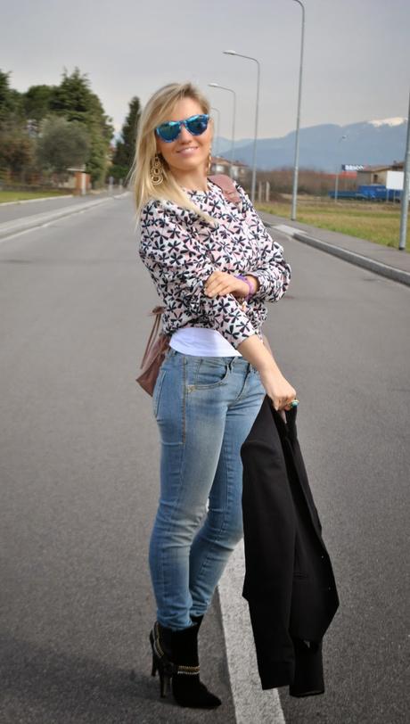 outfit casual invernali outfit jeans e tacchi outfit jeans e felpa come abbinare la felpa abbinamenti felpa come abbinare jeans e tacchi abbinamenti jeans e tacchi outfit febbraio 2015 mariafelicia magno colorblock by felym mariafelicia magno fashion blogger blog di moda italiani blogger italiane di moda ragazze bionde blogger italiane jeans and heels sweatshirt and jeans how to wear jeans and heels winter outfits fashion bloggers italy italian fashion bloggers girls blonde girls skinny jeans stivali buffalo buffalo boots majique london earrings majique orecchini anello stile ysl majique