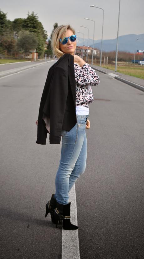 outfit casual invernali outfit jeans e tacchi outfit jeans e felpa come abbinare la felpa abbinamenti felpa come abbinare jeans e tacchi abbinamenti jeans e tacchi outfit febbraio 2015 mariafelicia magno colorblock by felym mariafelicia magno fashion blogger blog di moda italiani blogger italiane di moda ragazze bionde blogger italiane jeans and heels sweatshirt and jeans how to wear jeans and heels winter outfits fashion bloggers italy italian fashion bloggers girls blonde girls skinny jeans stivali buffalo buffalo boots majique london earrings majique orecchini anello stile ysl majique