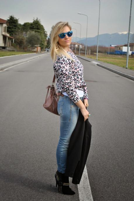 outfit casual invernali outfit jeans e tacchi outfit jeans e felpa come abbinare la felpa abbinamenti felpa come abbinare jeans e tacchi abbinamenti jeans e tacchi outfit febbraio 2015 mariafelicia magno colorblock by felym mariafelicia magno fashion blogger blog di moda italiani blogger italiane di moda ragazze bionde blogger italiane jeans and heels sweatshirt and jeans how to wear jeans and heels winter outfits fashion bloggers italy italian fashion bloggers girls blonde girls skinny jeans stivali buffalo buffalo boots majique london earrings majique orecchini anello stile ysl majique