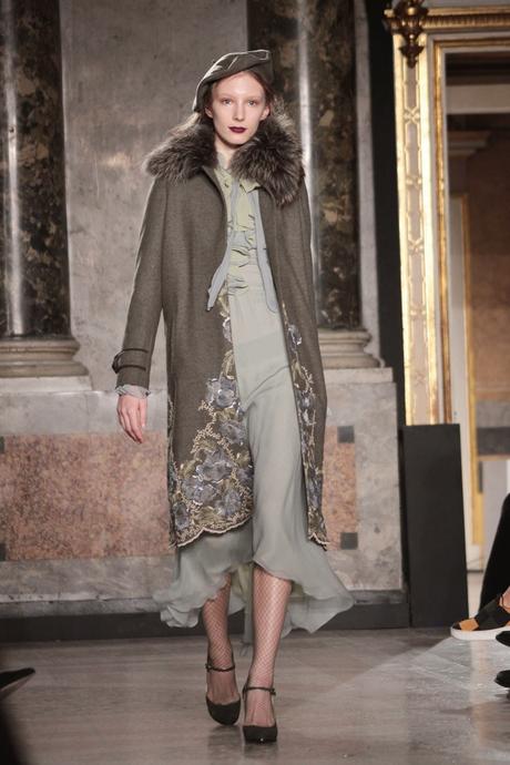 Milano Moda Donna: Luisa Beccaria A/I 2015-16