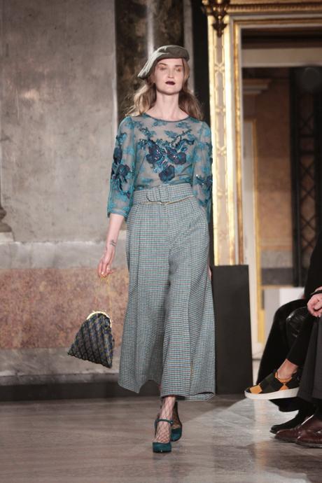 Milano Moda Donna: Luisa Beccaria A/I 2015-16