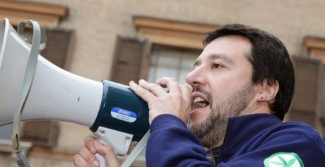 Matteo Salvini: voltarsi indietro per guardare avanti