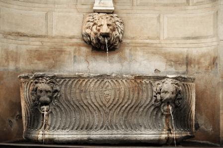 Fontana piazza Capo di Ferro 5