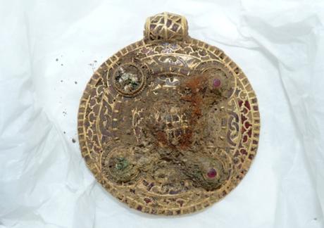 Inghilterra, ritrovato uno splendido pendente in oro