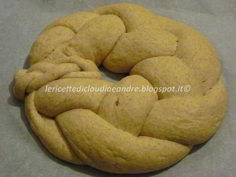 Ciambella intrecciata con farina integrale, germe di grano e burro di arachidi