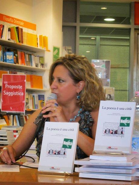 Intervista di Pietro De Bonis a Floriana Coppola, autrice del libro “Donna Creola e gli angeli del cortile”.