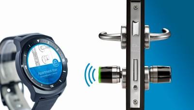 iseo Secure Wearables per il Controllo Accessi Partnership ISEO Serrature e baimos technologies