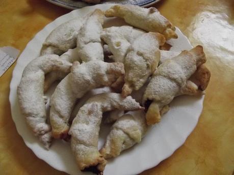 CORNETTI DOLCI CON PASTA SFOGLIA