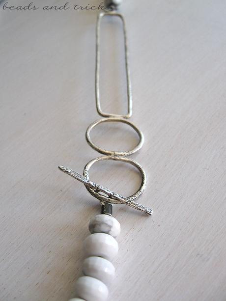 Collana in argento e howlite 