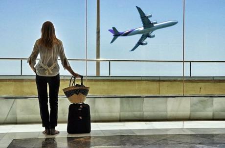 Donne in viaggio, 5 consigli da portare sempre in valigia