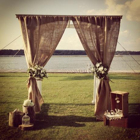 altare matrimonio sul lago