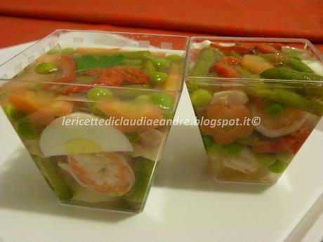 Aspic con verdure, mazzancolle e tonno