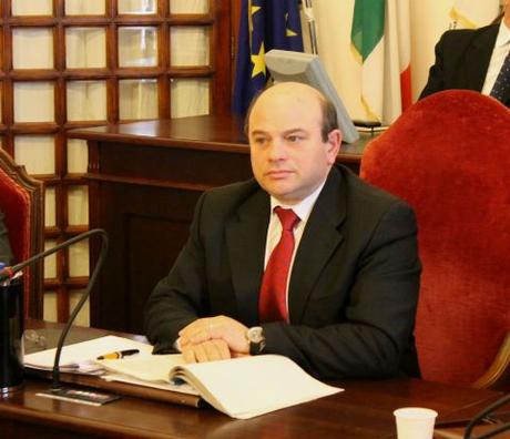 SASSARI – «I consiglieri comunali del Pd si mettano a disposizione del sindaco»