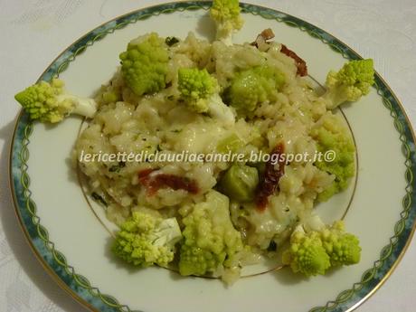 Risotto con cavolo romanesco, pomodori secchi e asiago