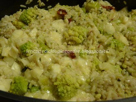 Risotto con cavolo romanesco, pomodori secchi e asiago