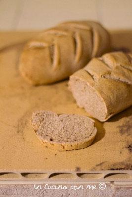 Panini al farro tagliati