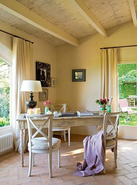 Ristrutturazione di un casale in pietra affacciato sul Mediterraneo