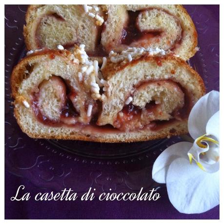 Pandolce glassato con marmellata di fragole